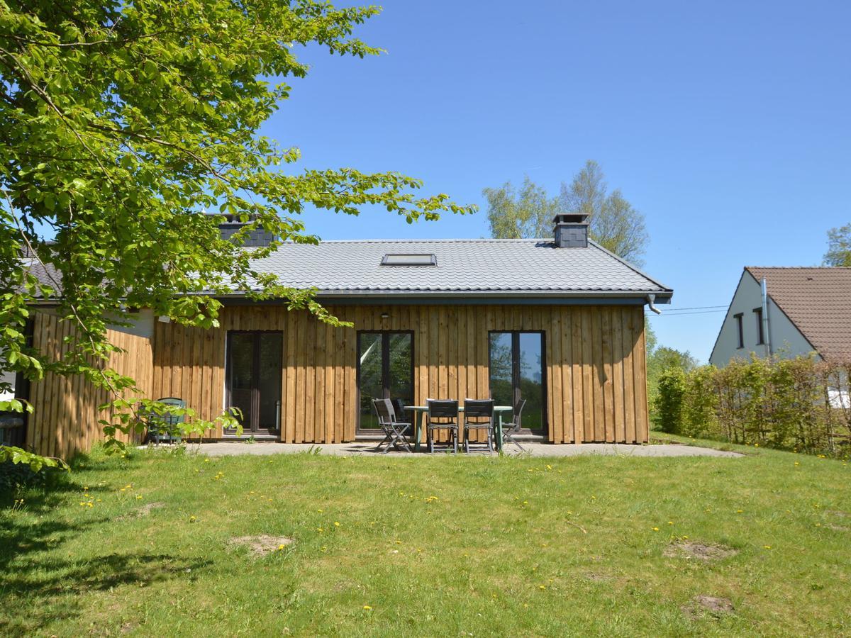 Quaint Cottage In Mont Near High Fens Nature Park Malmedy Exteriör bild