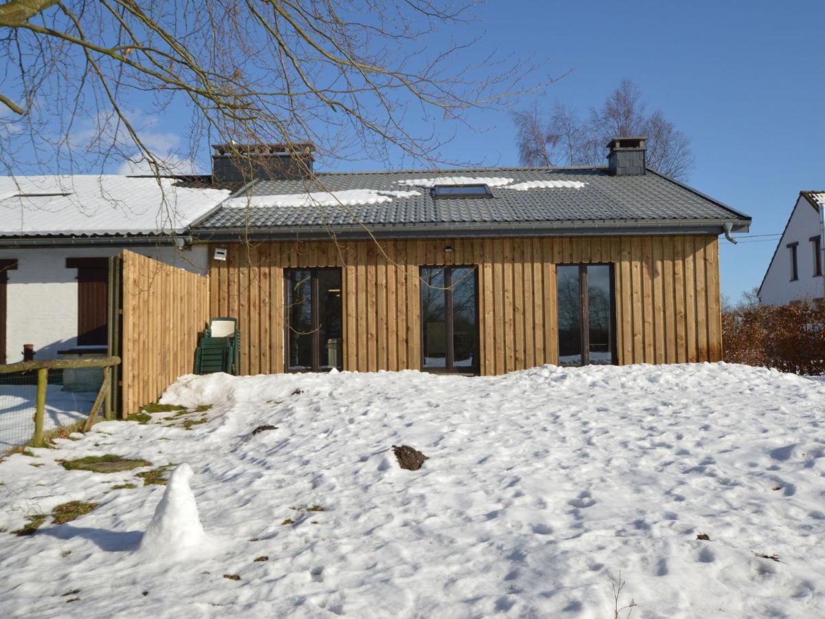 Quaint Cottage In Mont Near High Fens Nature Park Malmedy Exteriör bild