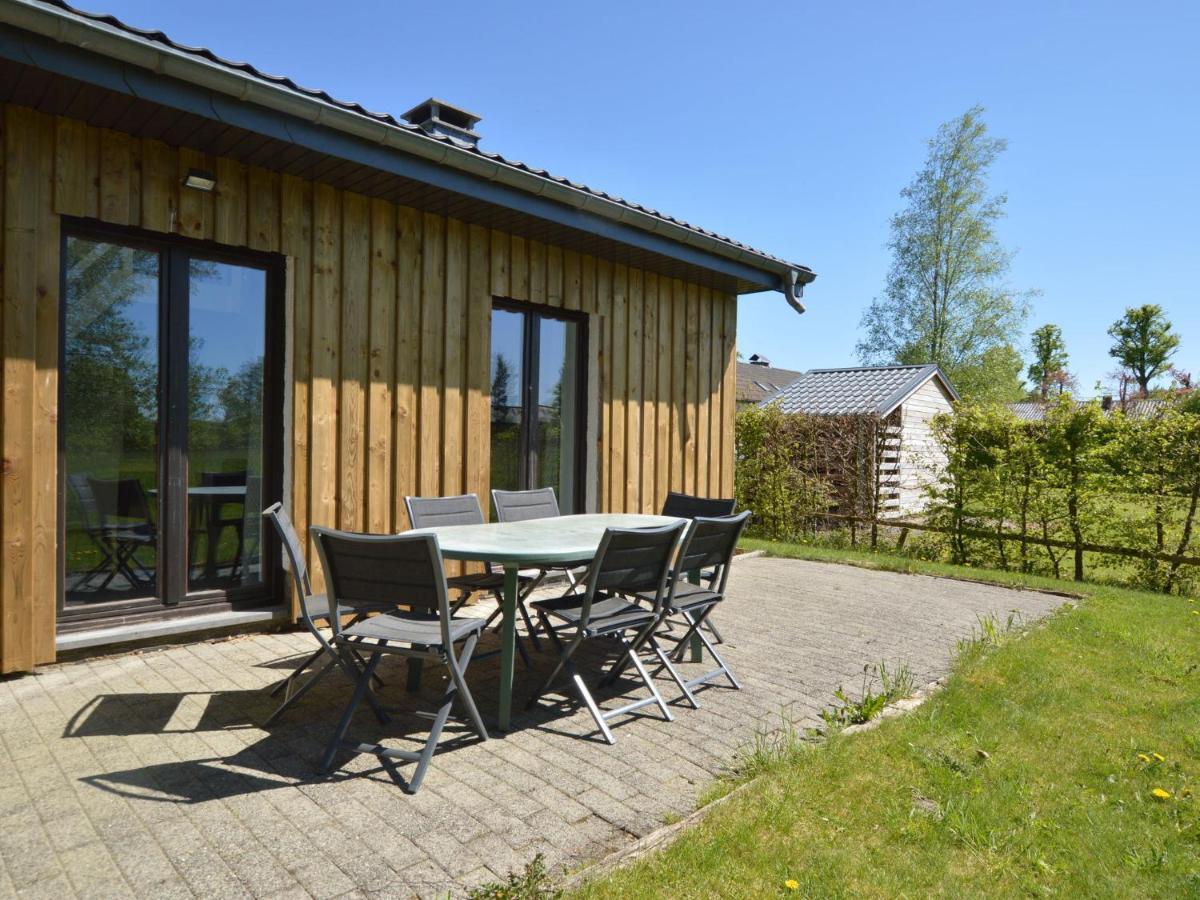 Quaint Cottage In Mont Near High Fens Nature Park Malmedy Exteriör bild
